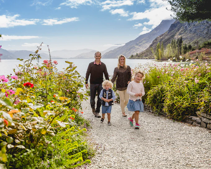 From Queenstown: TSS Earnslaw/Spirit of Queenstown Cruise with Gourmet BBQ Experience