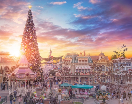 Disneyland Paris Walk into a winter wonderland