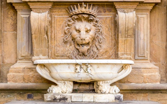 Lion stucco fountain at Palazzo Pitti, Florence.
