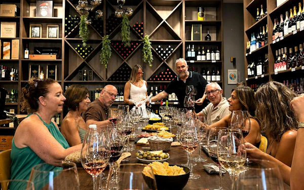 Málaga Wine Tasting with 5 Spanish Wines and Tapas Pairings