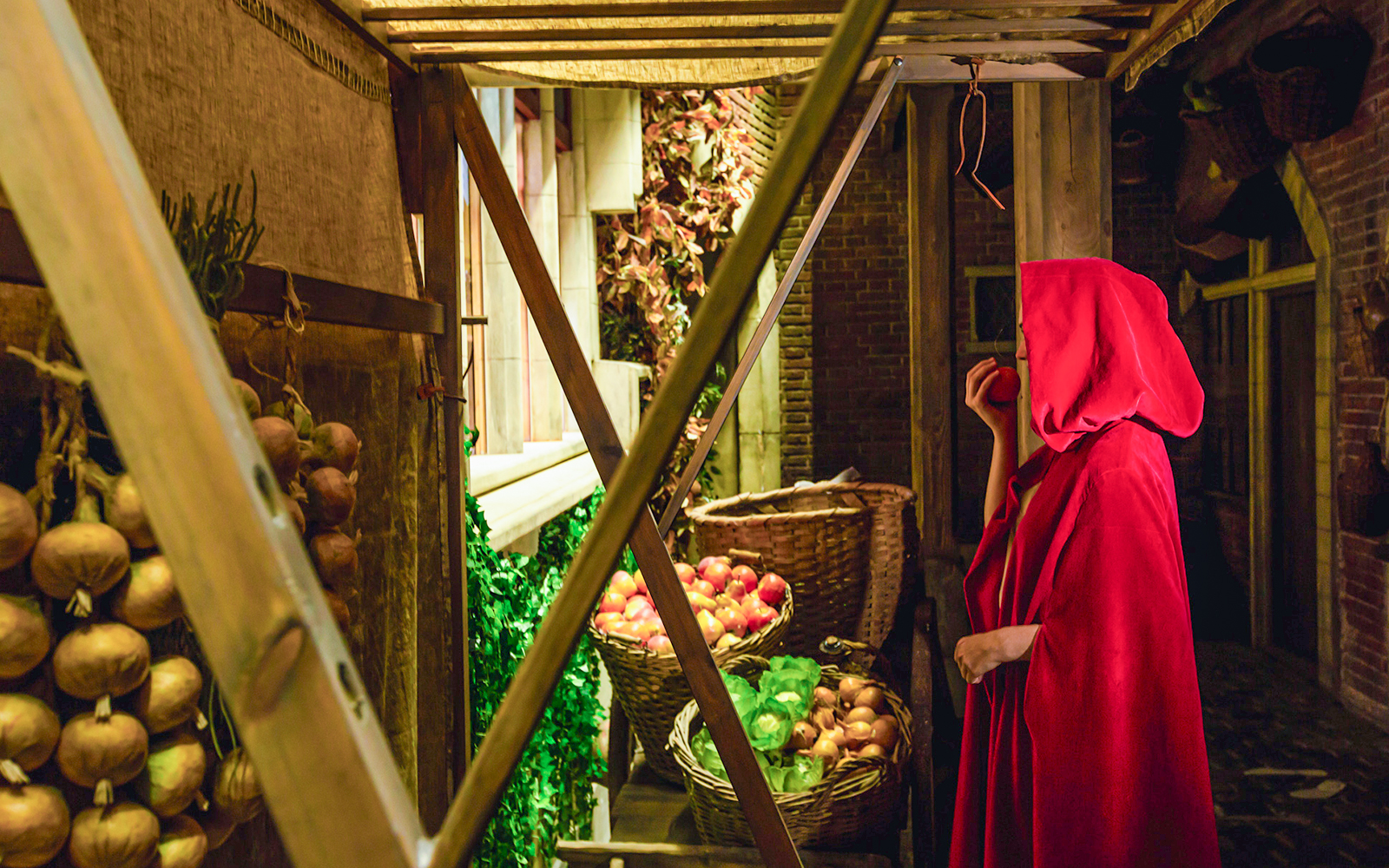 Toll House, with a variety of goods like fruits, vegetables, etc at Historium Bruges.