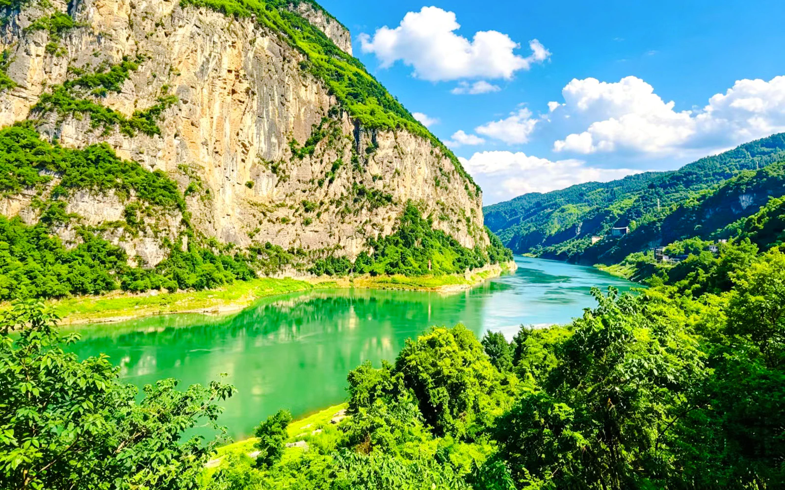 From Chongqing: Private Wulong Three Natural Bridges, Fairy Mountain & Wujiang River Gallery Tour