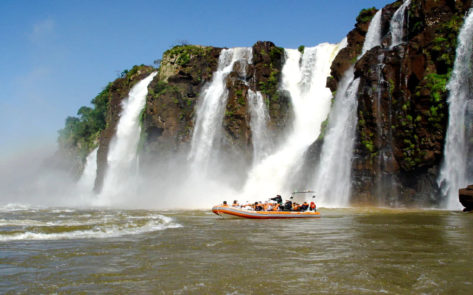 Brazilian Iguazu Falls Tour with Macuco Safari Boat Ride and AquaFoz Aquarium Tickets (Product 55802)