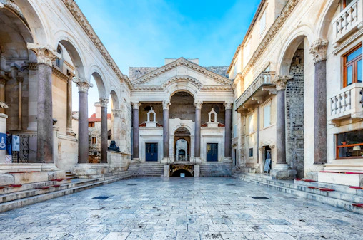 Split: Diocletian's Palace, Salona and Klis Fortress Guided Tour
