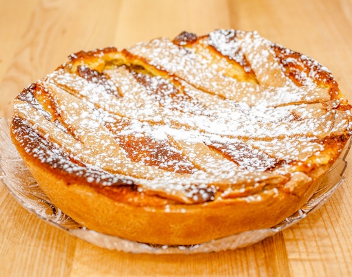 Pastiera Napoletana pastry with wheat and ricotta filling, traditional Neapolitan Easter and Christmas dessert.