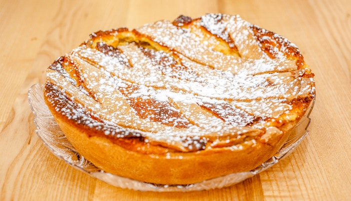 Pastiera Napoletana pastry with wheat and ricotta filling, traditional Neapolitan Easter and Christmas dessert.