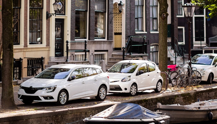 Driving route to Fabrique des Lumières in Amsterdam with scenic city views.