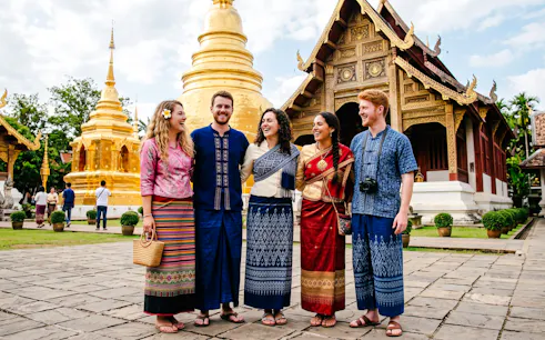 chiang mai thai costume photoshoot at wat phra singh-1