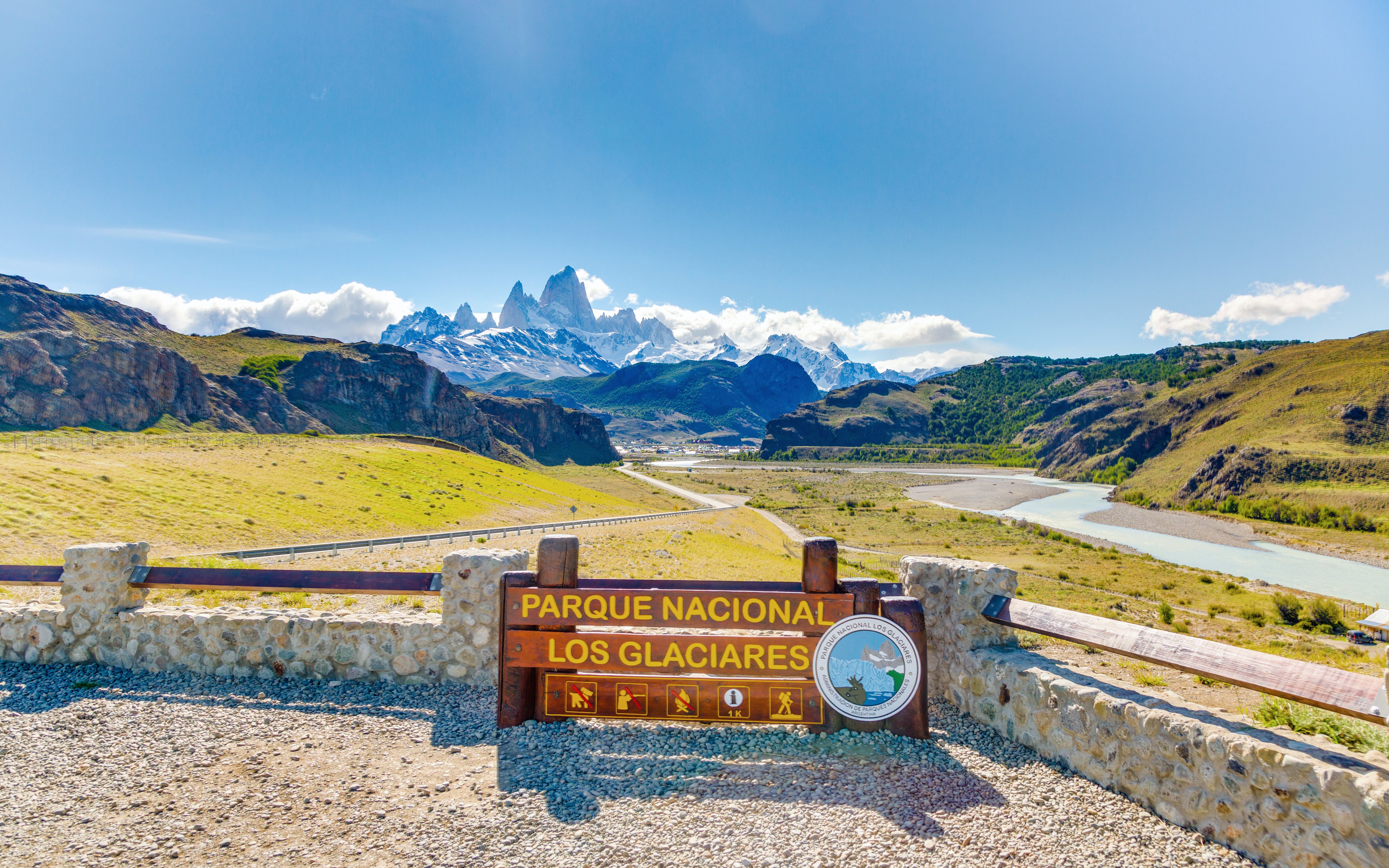 Entrance gate to Los Glaciares National Park with mountain view in Patagonia.