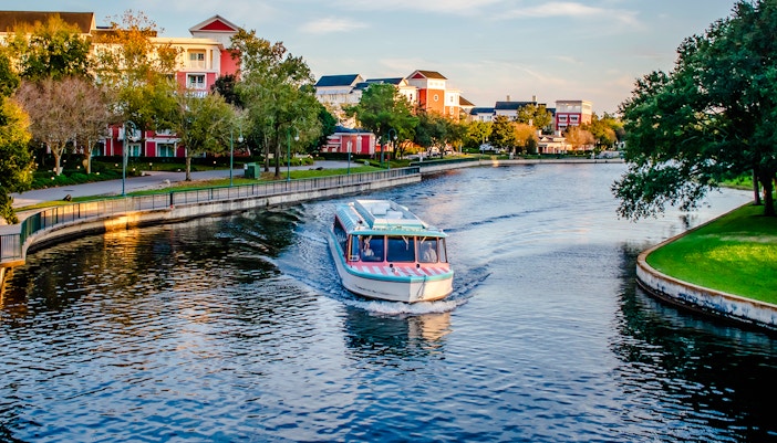 Taxi boat in Lake, orlando