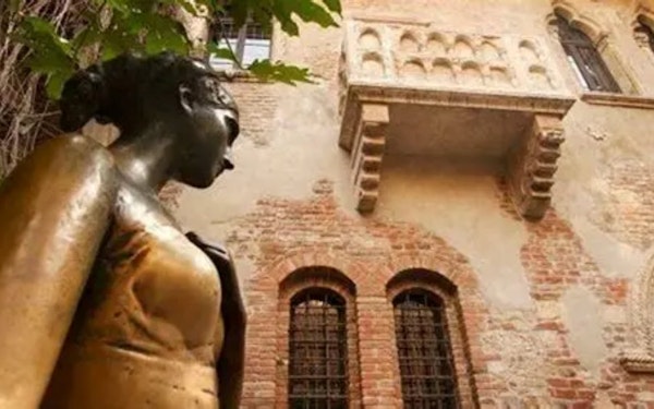 Verona: Juliet Balcony Experience Visit with Museum and Audio Guide