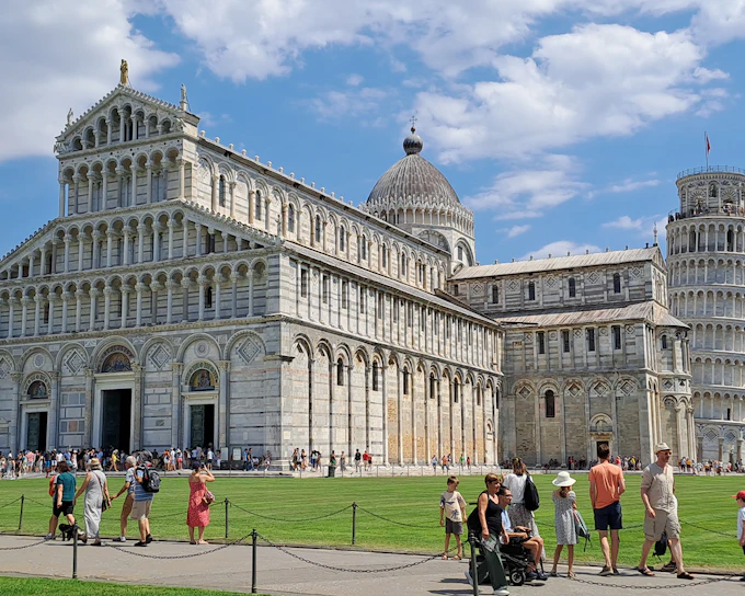 Guided Tour of Field of Miracles with Leaning Tower Climb