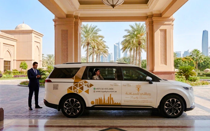 Abu Dhabi City Tour with Entry to Sheikh Zayed Grand Mosque, Qasr Al Watan & Louvre Abu Dhabi and Transfers