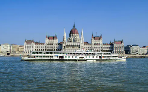 budapest danube river evening sightseeing cruise with optional drinks-1