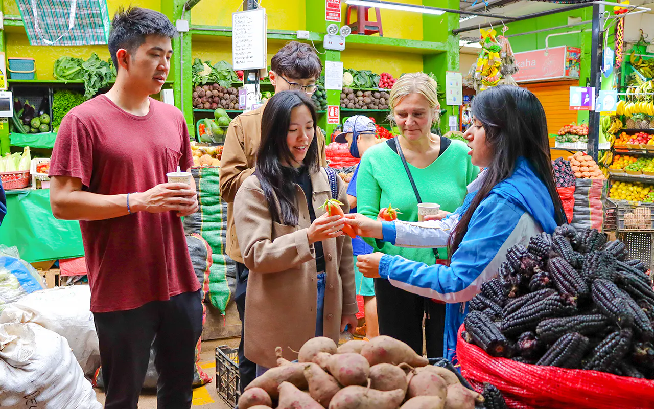 tour gastronômico pela história culinária de lima e pelos mercados locais, com visita a uma vinícola-1