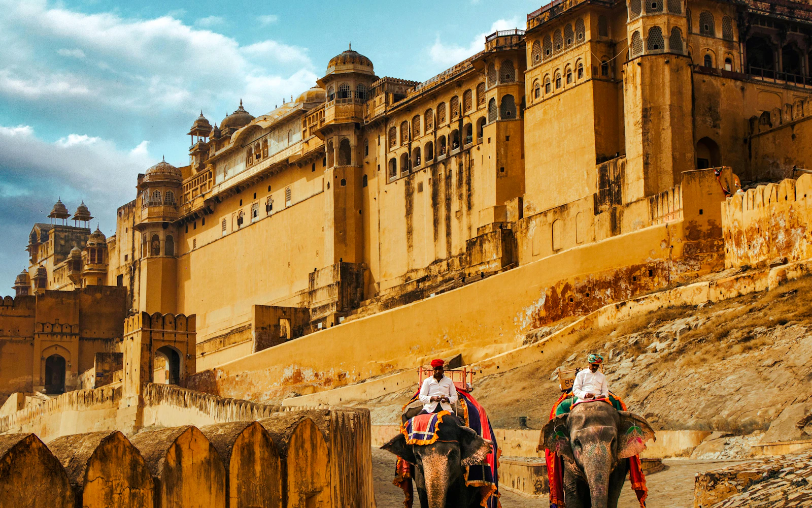 From Delhi: Jaipur Day Trip with Round-Trip Private Car, Guide and Monument Entry Tickets