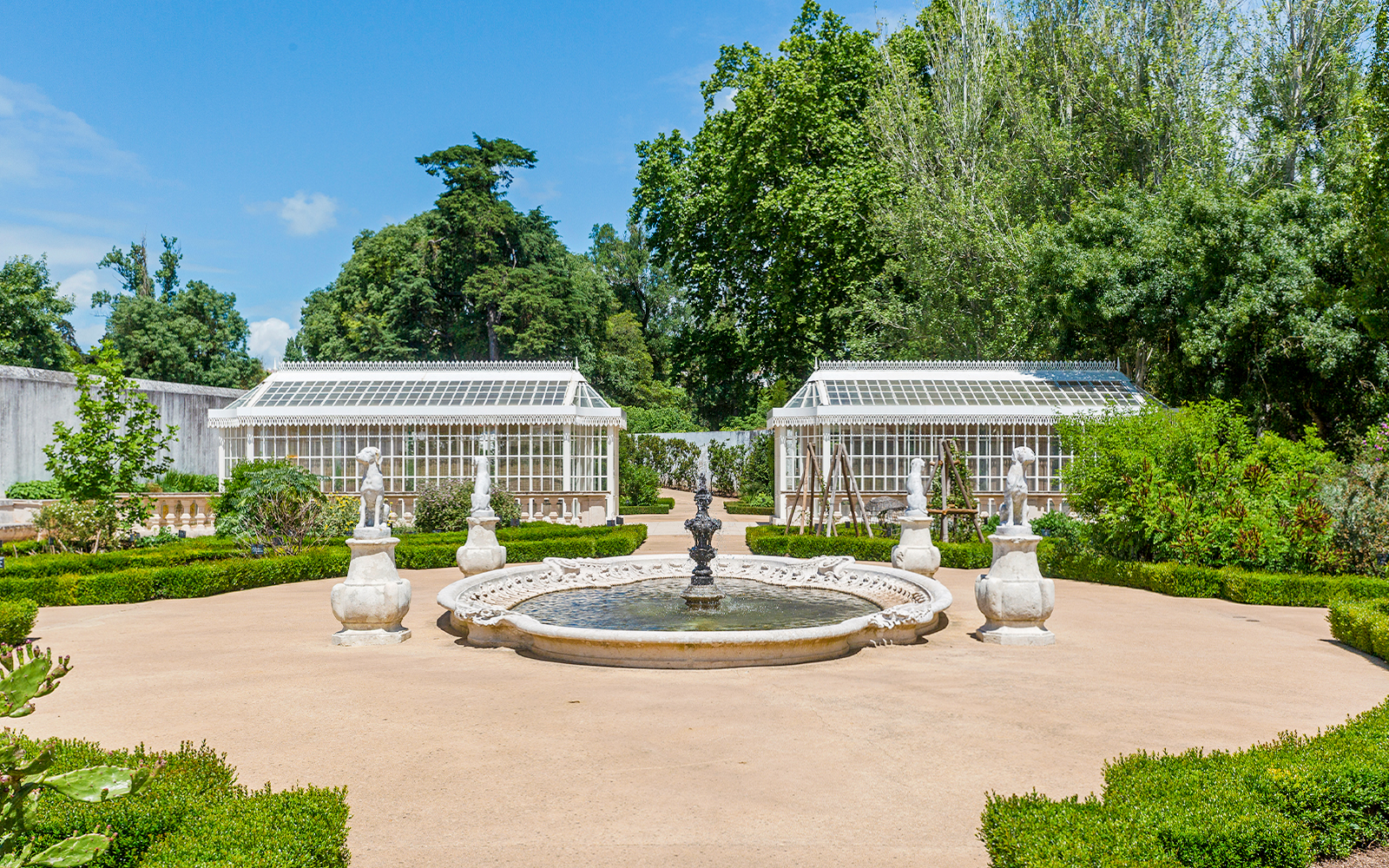Fountain and statues in the National Palace of Queluz Botanical Garden, Portugal.