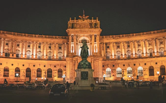 tour a pie privado por viena con un guía local-5