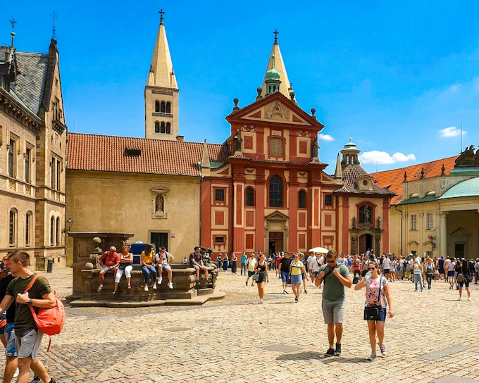 Prague Castle, Jewish Quarter & Old Town Walking Tour