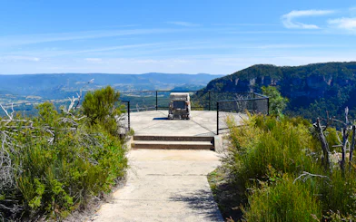 Cahill's Lookout viewing platform overlooking Blue Mountains landscape, Australia.