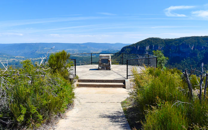 Cahill's Lookout viewing platform overlooking Blue Mountains landscape, Australia.