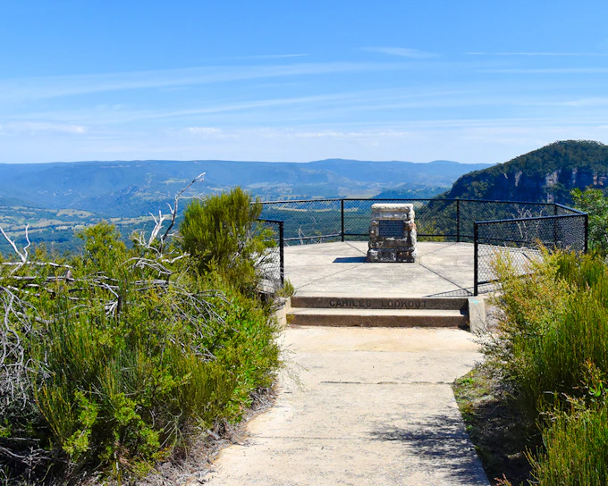 Blue Mountains Tour with Scenic World & Sydney Zoo or Featherdale Wildlife Park