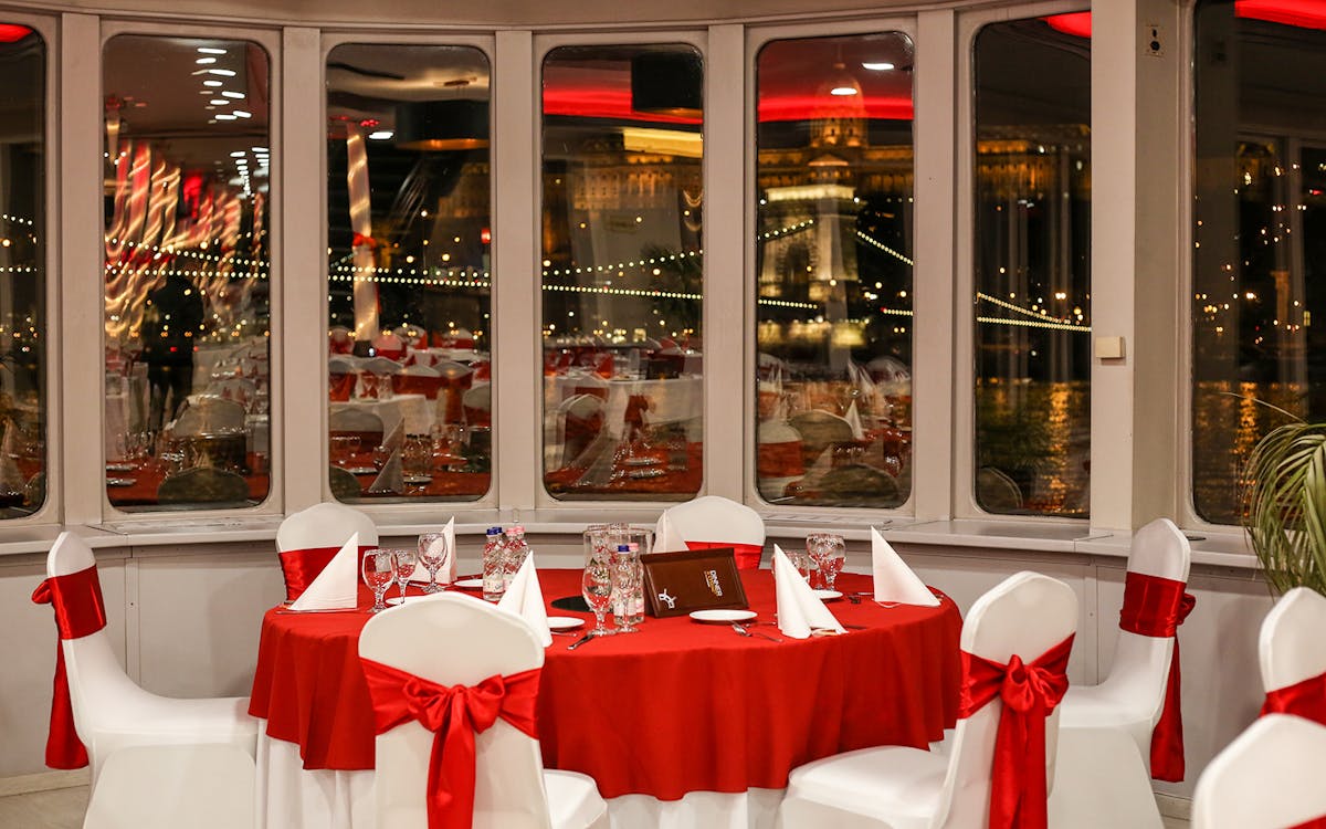 budapest: evening dinner cruise & live music-8 budapest: evening dinner cruise & live music-8