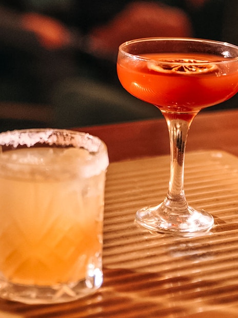 Cocktails on a bar counter at Laietana Flamenco Show.
