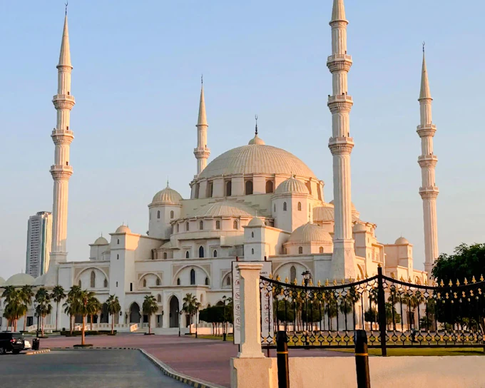 From Dubai: Guided Fujairah City Tour with Fujairah Sheikh Zayed Grand Mosque & Fort Entry (Product 56022)