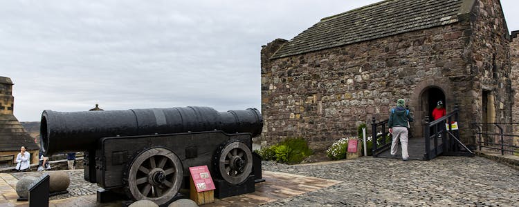 Unraveling Edinburgh Castle