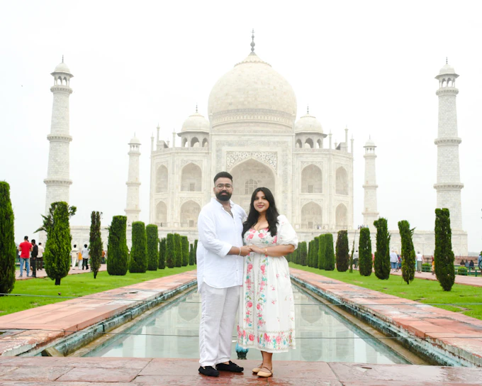 Taj Mahal Skip-the-Line Entry Private Tour with Guide and Agra Hotel Transfers