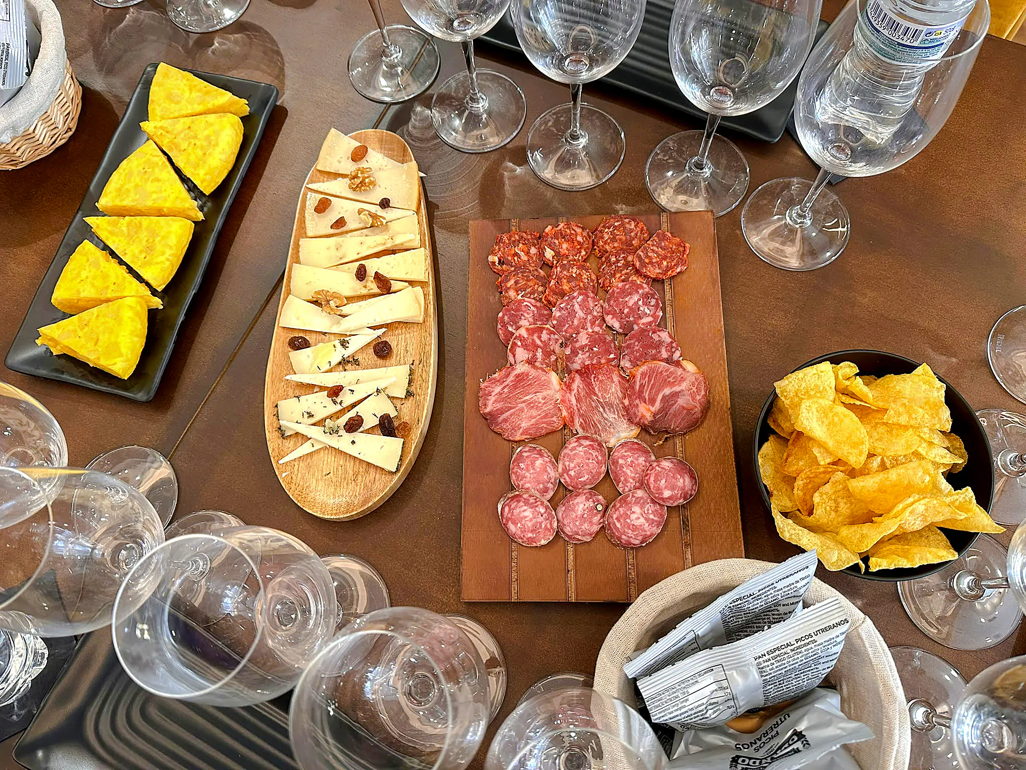 Málaga Wine Tasting with 5 Spanish Wines and Tapas Pairings