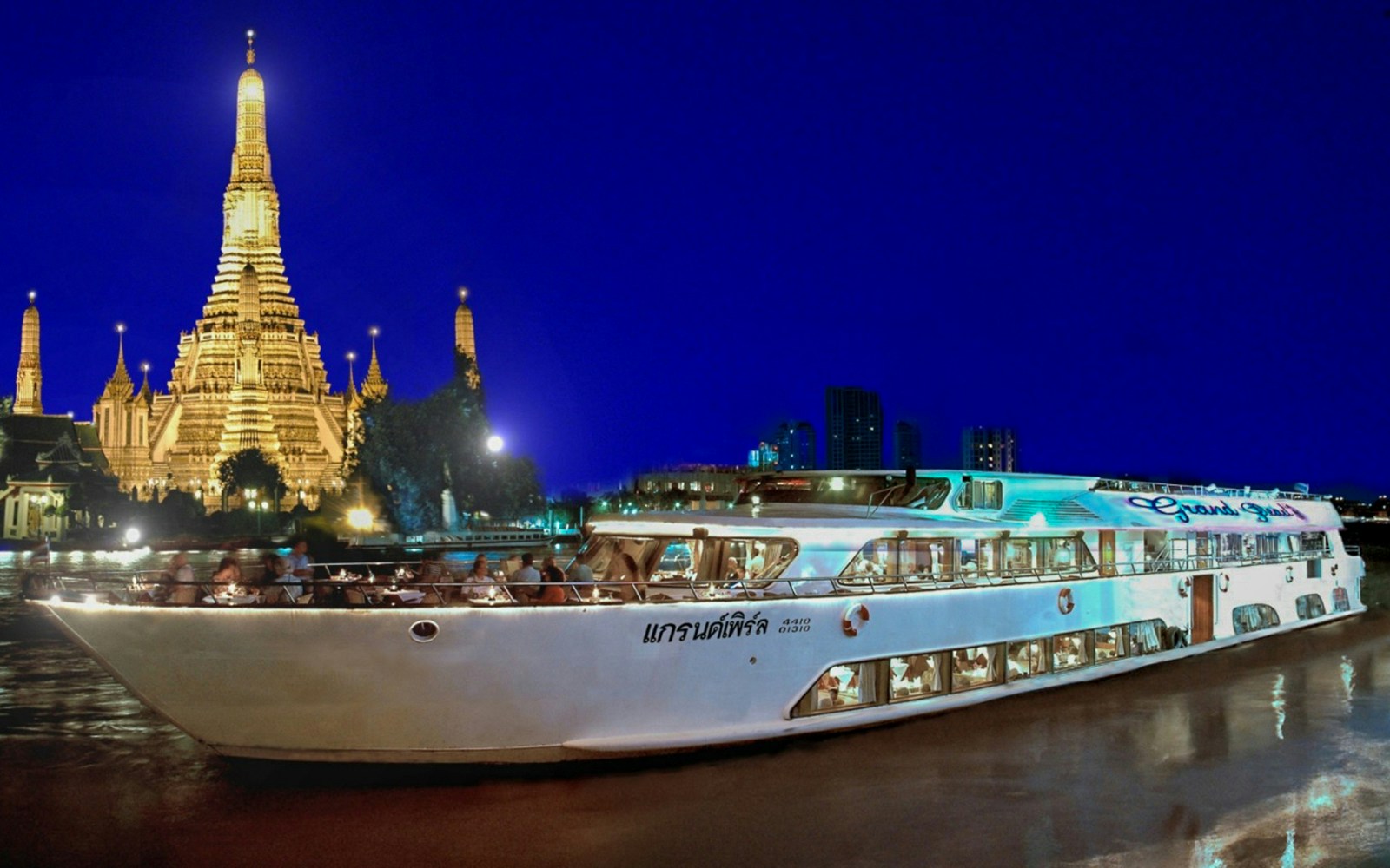 Grand Pearl Dinner Cruise, Bangkok