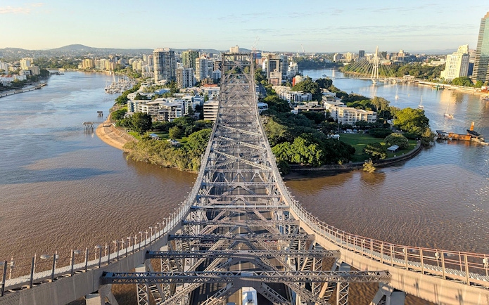 Story Bridge view over Brisbane River at dawn during Adventure Climb.