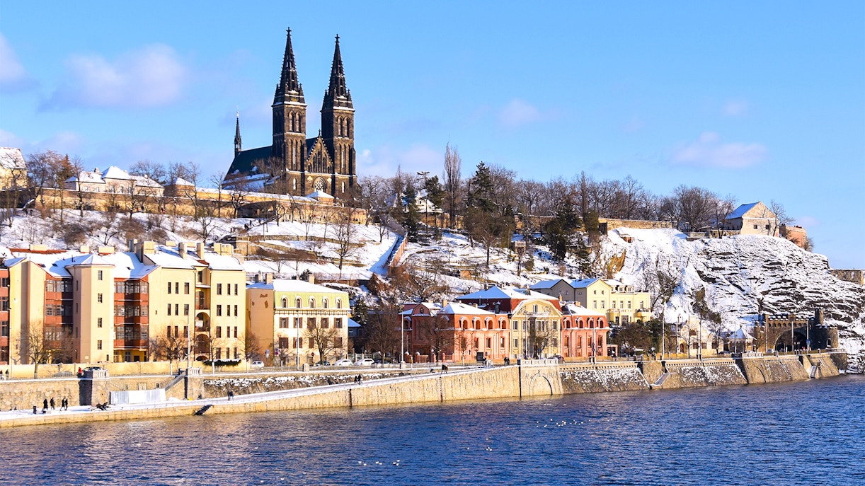 uno schizzo in bianco e nero di Vyšehrad