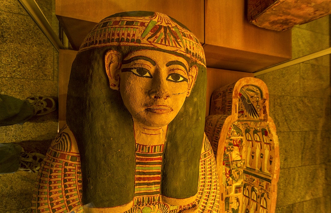 Metropolitan Museum of Art guided tour, New York, showcasing ancient Egyptian artifacts.
