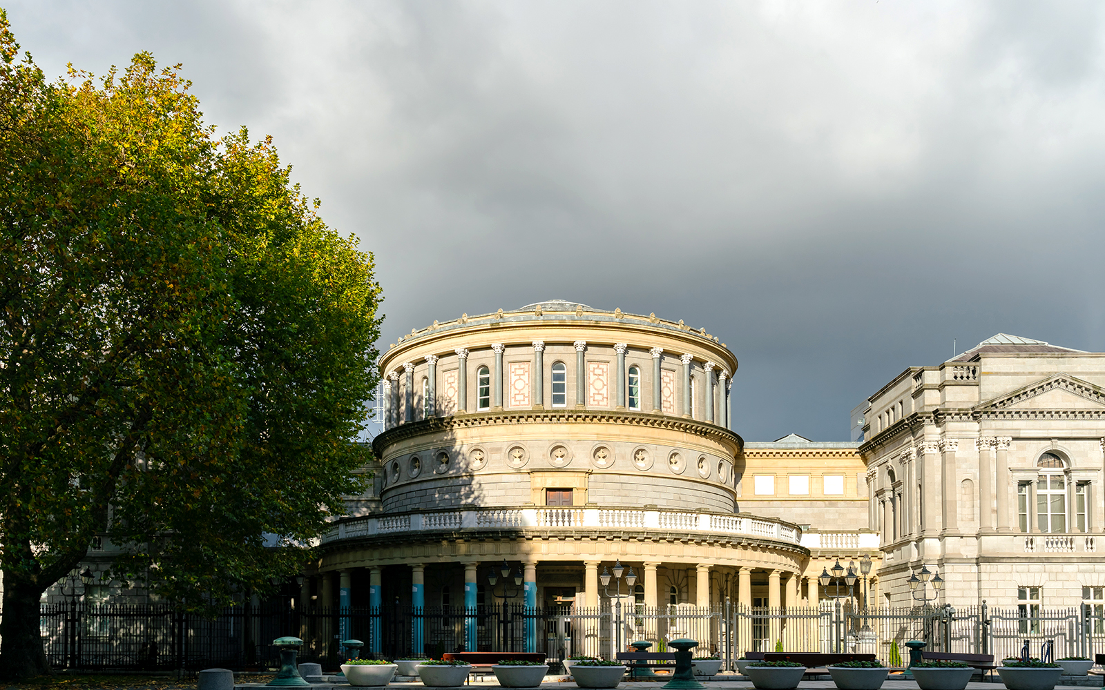 Hop-on Hop-off bus near Dublin's National Museum of Ireland – Archaeology entrance.