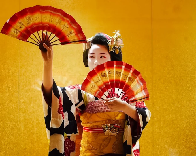 Kyoto: Sit with a Real Geisha – Tea Ceremony, Traditional Dance & Snacks