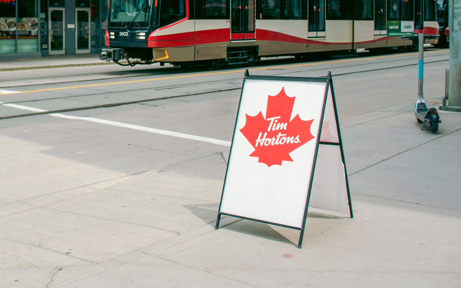 Tim Hortons, 340 Front Street West