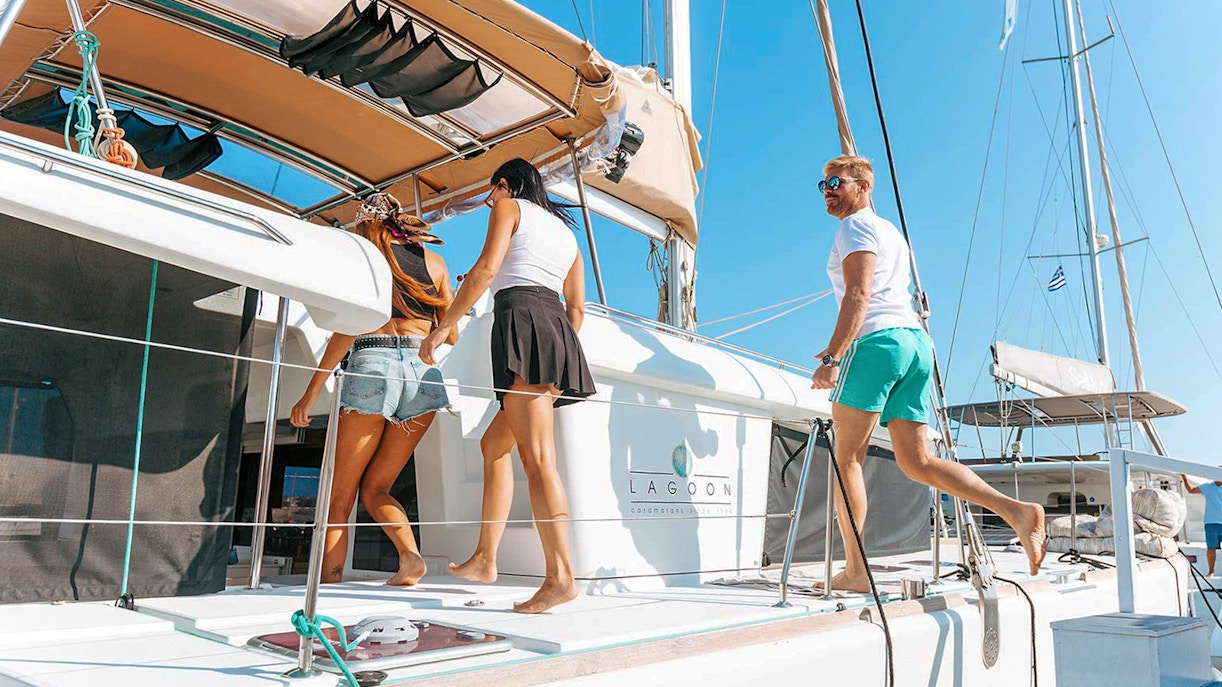 Santorini Boat Tours