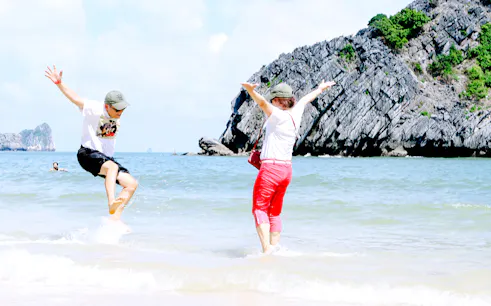 from cat ba: lan ha bay day cruise with kayaking, swimming and seafood lunch-1