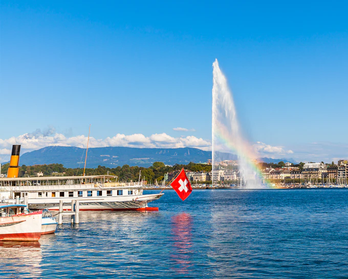 Full-Day Guided Tour of Lake Geneva with Chaplin’s World & Chillon Castle