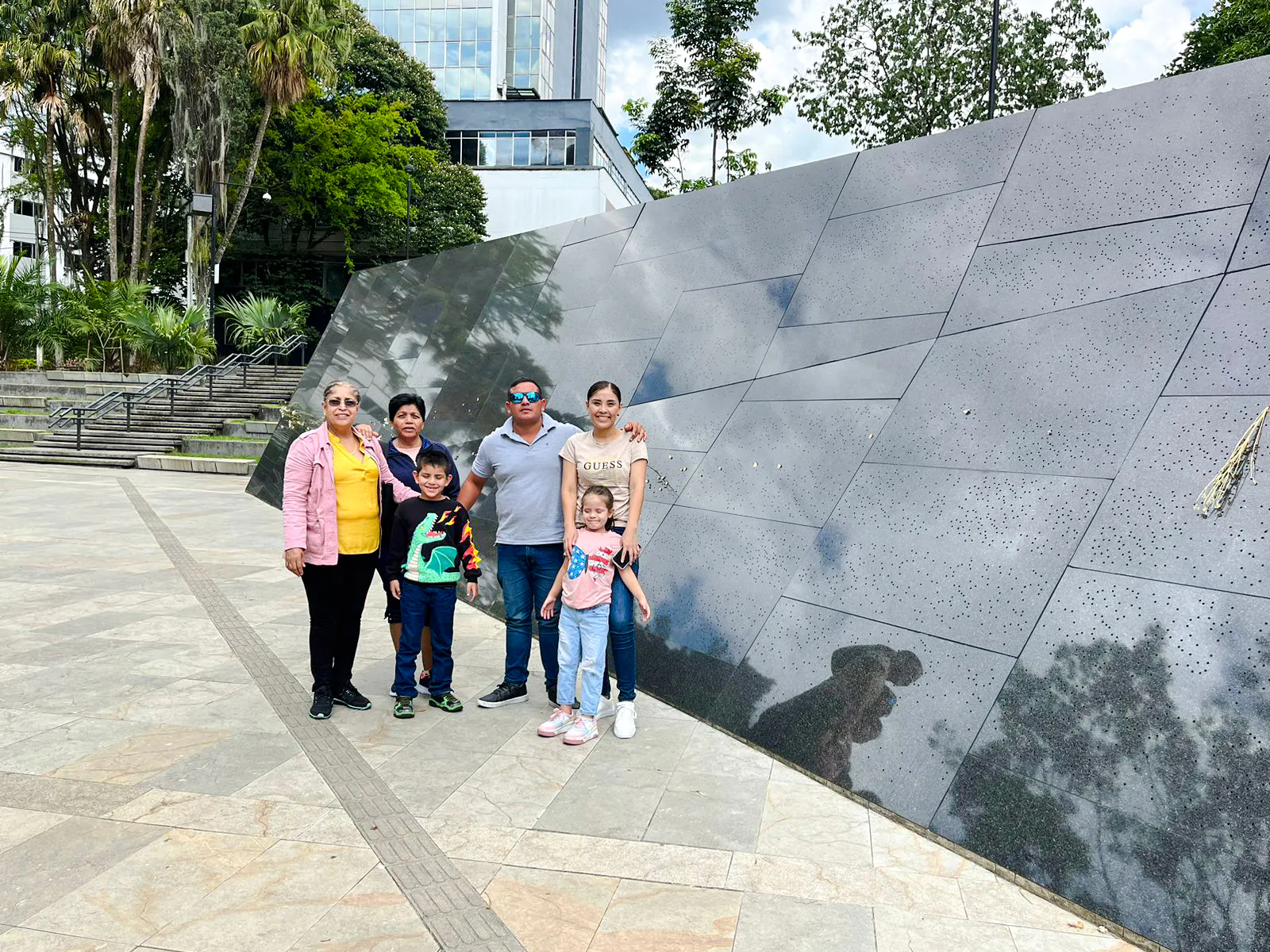 medellín private pablo escobar history tour with hotel pickup and drop-off-7