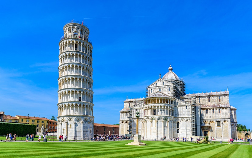 Pisa Cathedral and Leaning Tower on Piazza dei Miracoli, Pisa, Tuscany, Italy.