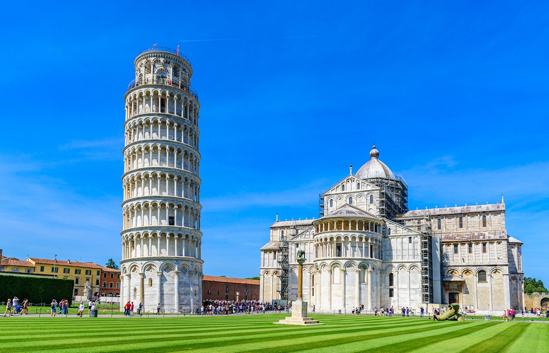Pisa Cathedral and Leaning Tower on Piazza dei Miracoli, Pisa, Tuscany, Italy.