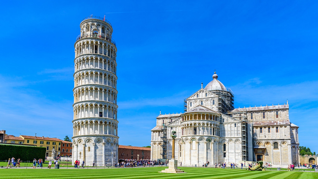 Pisa Cathedral and Leaning Tower on Piazza dei Miracoli, Pisa, Tuscany, Italy.