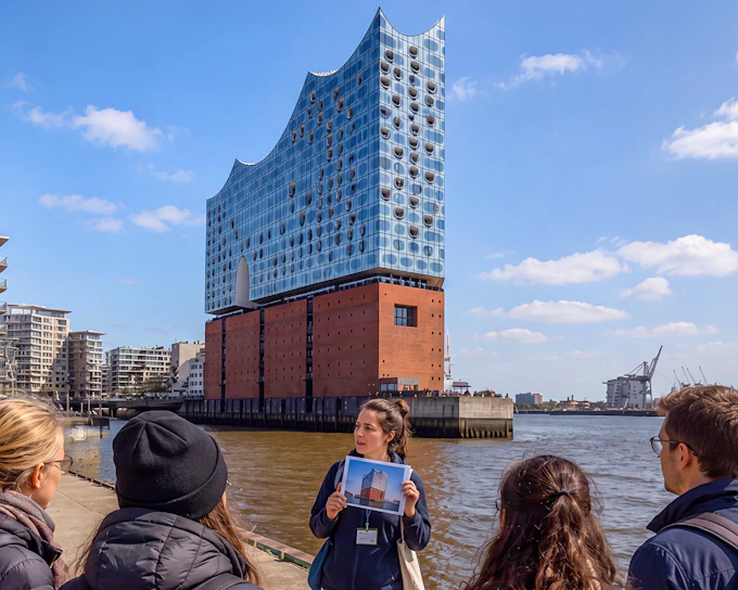 Hamburg: Elbphilharmonie Guided Tour with Access to the Plaza