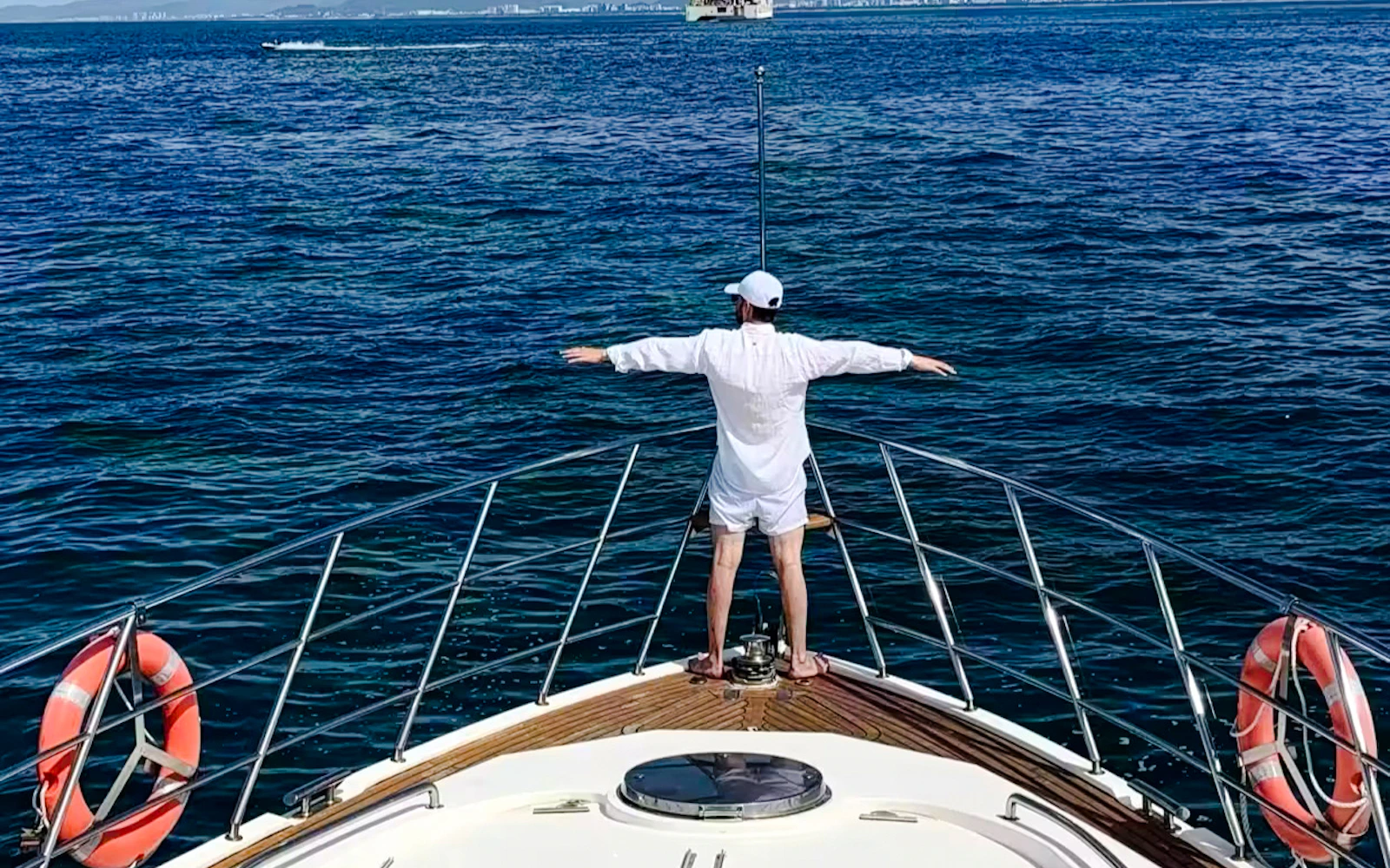 Sanya Phoenix Island Luxury Yacht Cruise with Sea Fishing and Jet Ski