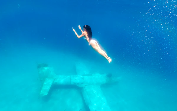 From Split: Underwater Museum and Blue Lagoon Boat Tour with Lunch & Drinks