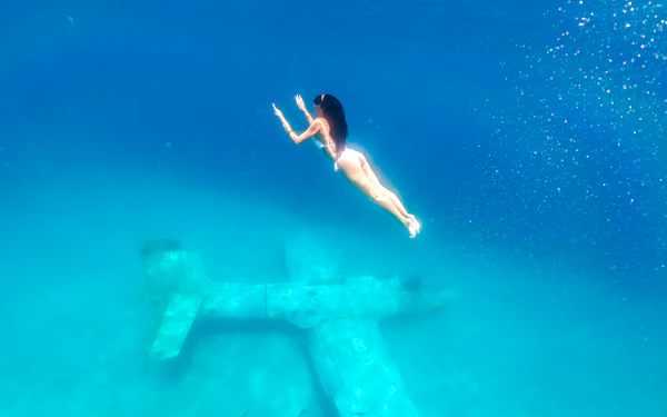 From Split: Underwater Museum and Blue Lagoon Boat Tour with Lunch & Drinks